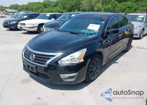 2015 Nissan Altima 2.5 from USA, damaged, VIN 1N4AL3AP4FN919381